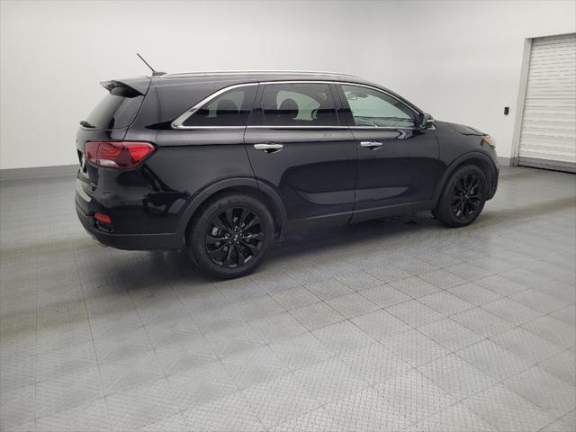 Photo of 2020 Ebony Black Kia Sorento