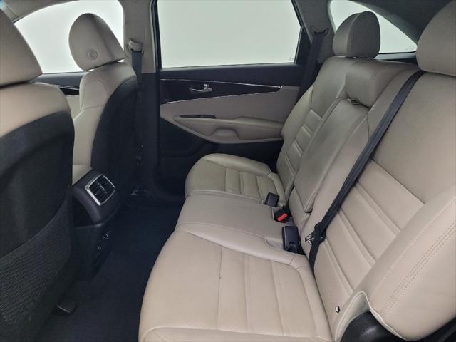 Photo of 2020 Ebony Black Kia Sorento