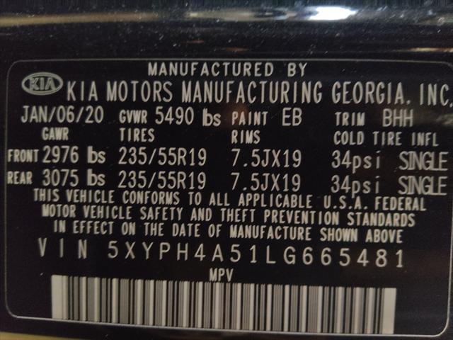 Photo of 2020 Ebony Black Kia Sorento