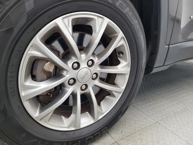 Photo of 2019 Diamond Black Crystal Pearlcoat Jeep Cherokee