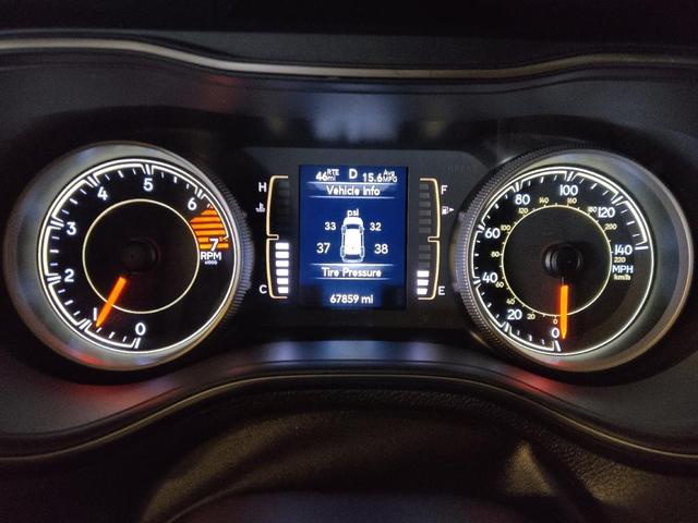 Photo of 2019 Diamond Black Crystal Pearlcoat Jeep Cherokee