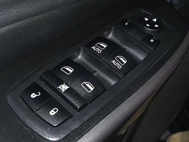 Photo of 2019 Diamond Black Crystal Pearlcoat Jeep Cherokee