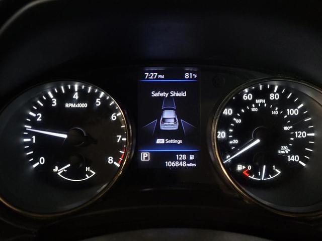 Photo of 2018 White Nissan Rogue