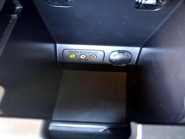 Photo of 2010 Silver Subaru Forester