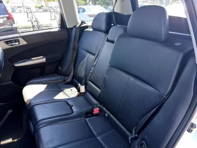 Photo of 2010 Silver Subaru Forester