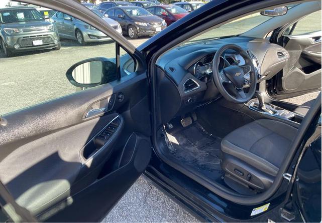 Photo of 2017 Black Chevrolet Cruze