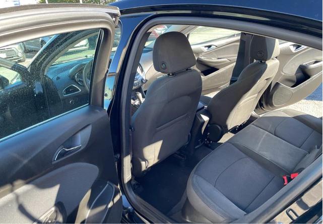 Photo of 2017 Black Chevrolet Cruze