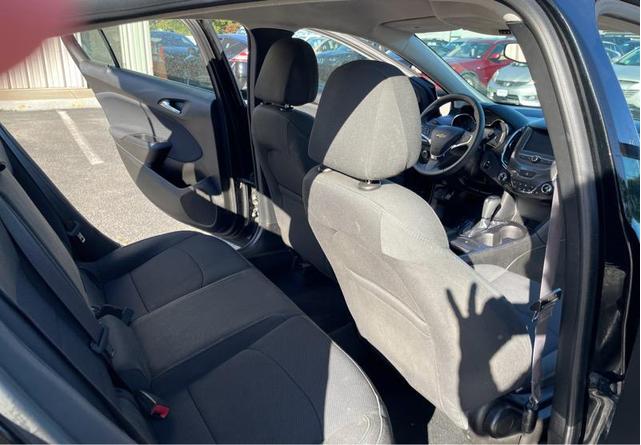 Photo of 2017 Black Chevrolet Cruze