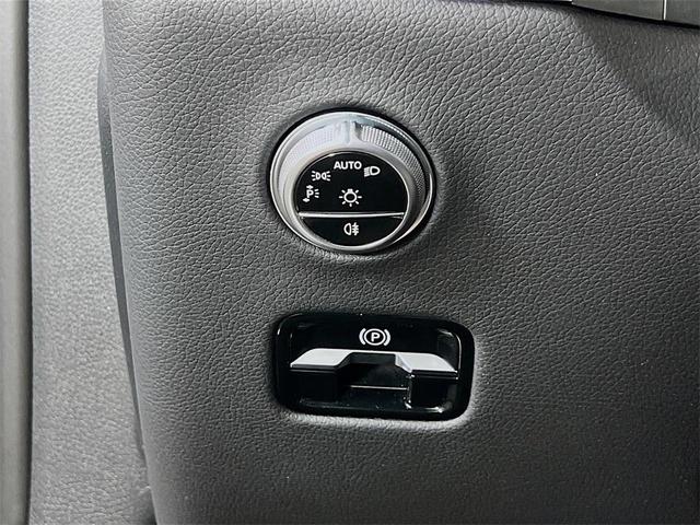 Photo of 2025 Cirrus Silver Metallic Mercedes-Benz GLC 350e