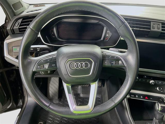 Photo of 2022 Black Metallic Audi Q3