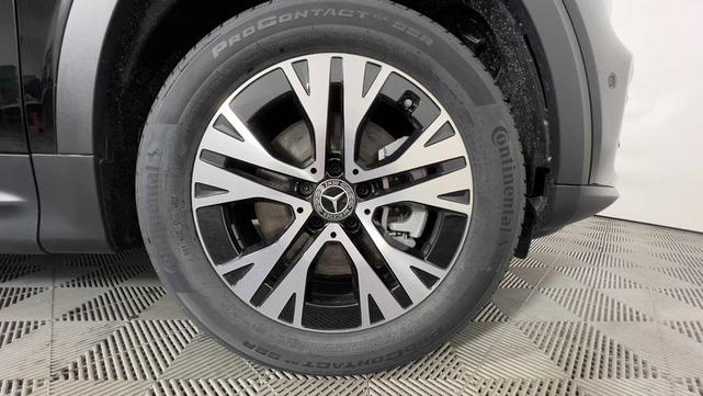 Photo of 2024 Black Mercedes-Benz GLB 250