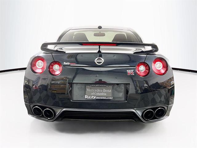 Photo of 2016 Jet Black Pearl Nissan GT-R
