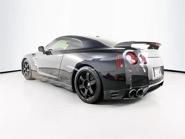 Photo of 2016 Jet Black Pearl Nissan GT-R