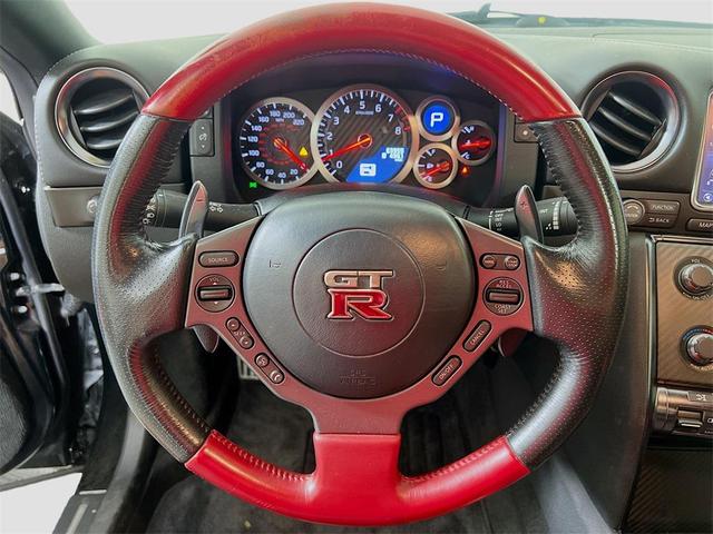 Photo of 2016 Jet Black Pearl Nissan GT-R