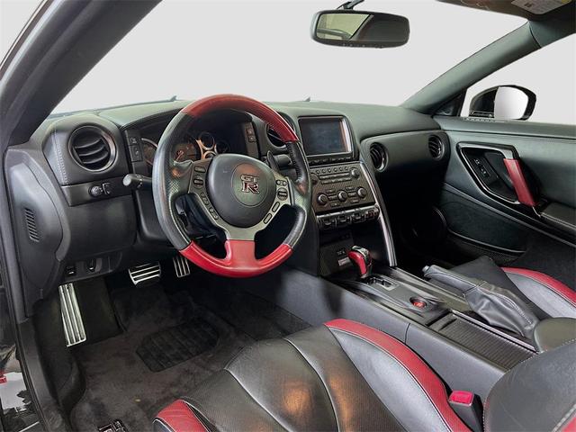 Photo of 2016 Jet Black Pearl Nissan GT-R