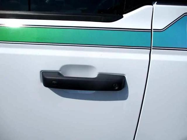 Photo of 2023 Oxford White Ford Bronco