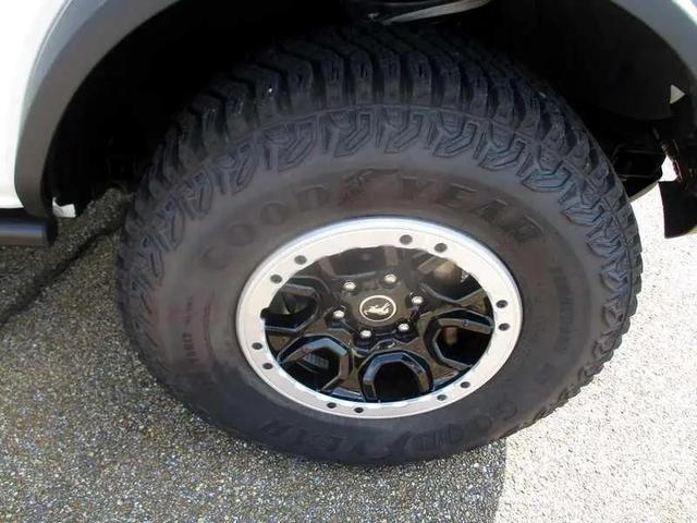 Photo of 2023 Oxford White Ford Bronco