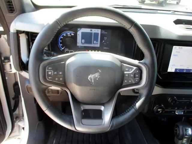 Photo of 2023 Oxford White Ford Bronco