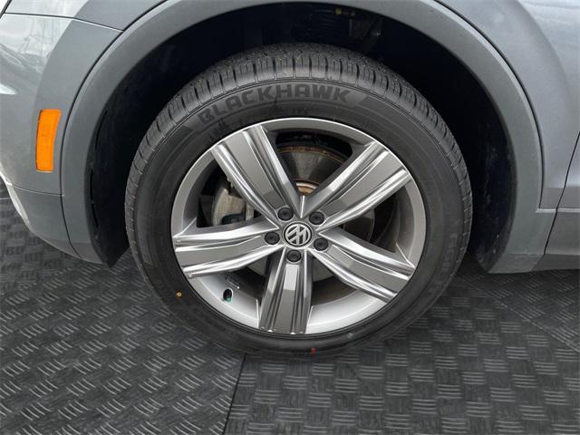 Photo of 2021 Platinum Gray Metallic Volkswagen Tiguan