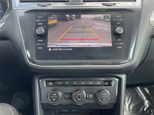 Photo of 2021 Platinum Gray Metallic Volkswagen Tiguan