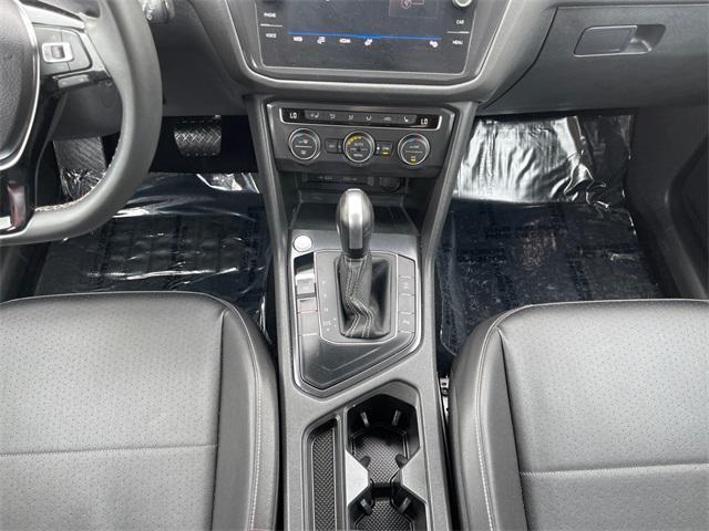 Photo of 2021 Platinum Gray Metallic Volkswagen Tiguan