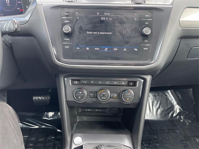 Photo of 2021 Platinum Gray Metallic Volkswagen Tiguan