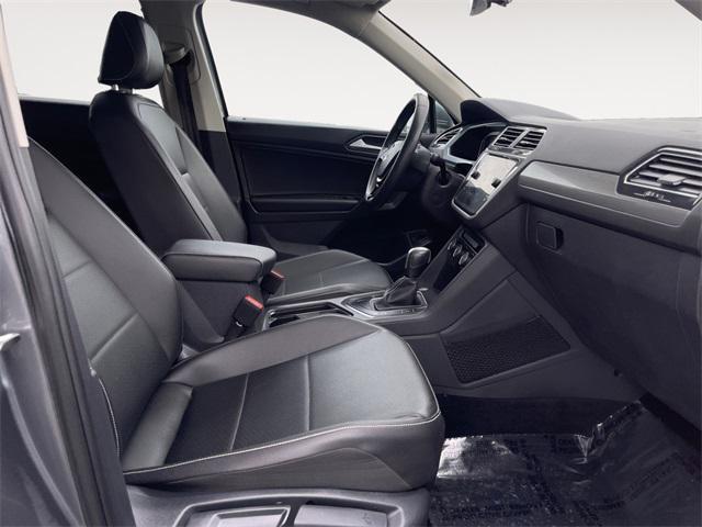 Photo of 2021 Platinum Gray Metallic Volkswagen Tiguan