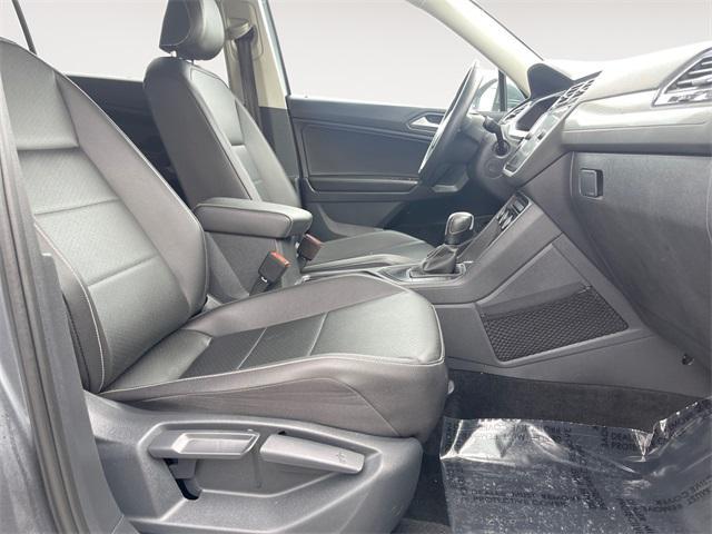 Photo of 2021 Platinum Gray Metallic Volkswagen Tiguan