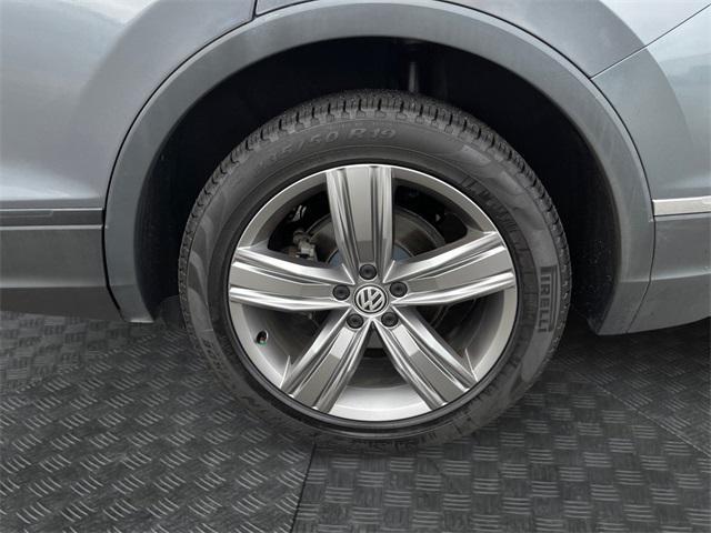 Photo of 2021 Platinum Gray Metallic Volkswagen Tiguan
