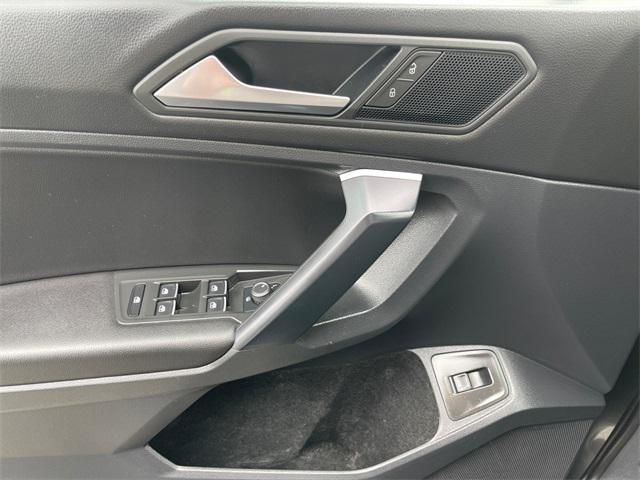 Photo of 2021 Platinum Gray Metallic Volkswagen Tiguan