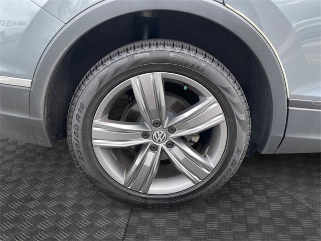 Photo of 2021 Platinum Gray Metallic Volkswagen Tiguan