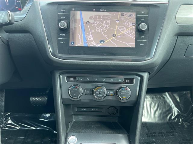 Photo of 2021 Platinum Gray Metallic Volkswagen Tiguan