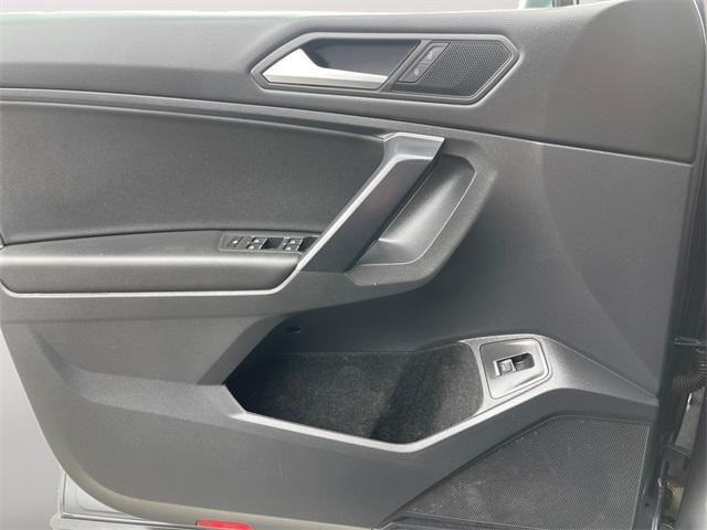 Photo of 2021 Platinum Gray Metallic Volkswagen Tiguan