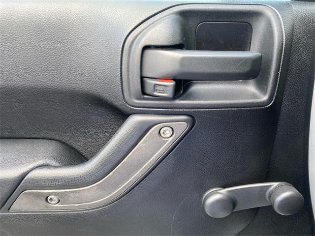 Photo of 2012 Bright Silver Metallic Clearcoat Jeep Wrangler Unlimited