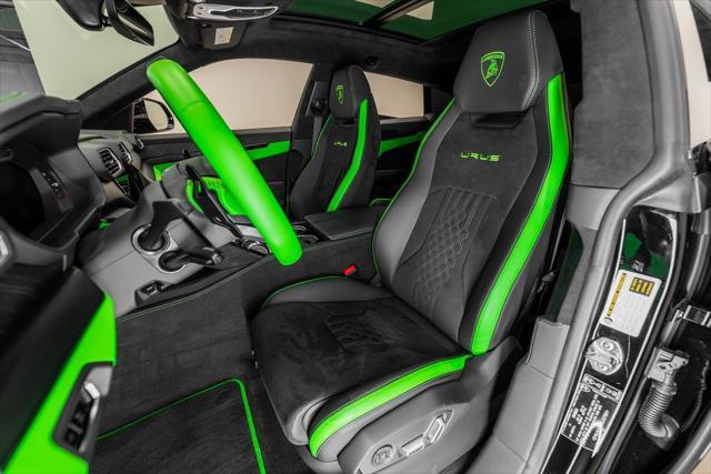 Photo of 2024 Nero Noctis Metallic Lamborghini Urus