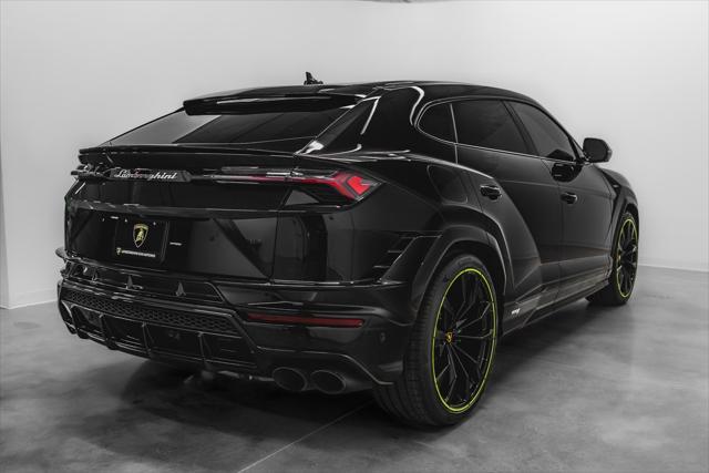 Photo of 2024 Nero Noctis Metallic Lamborghini Urus