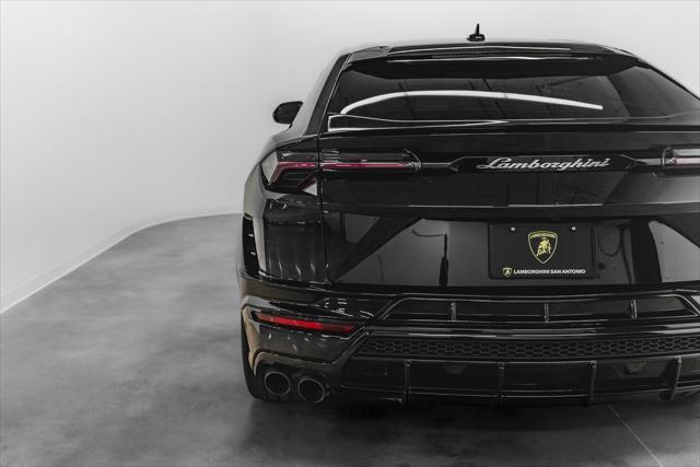 Photo of 2024 Nero Noctis Metallic Lamborghini Urus