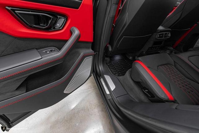Photo of 2025 Nero Nemesis Matt Lamborghini Urus
