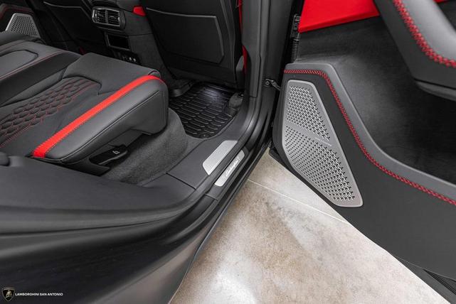 Photo of 2025 Nero Nemesis Matt Lamborghini Urus