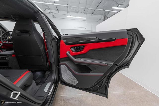 Photo of 2025 Nero Nemesis Matt Lamborghini Urus