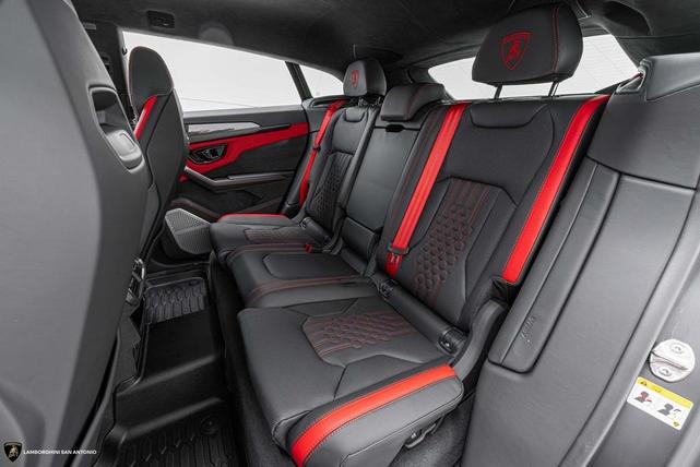 Photo of 2025 Nero Nemesis Matt Lamborghini Urus