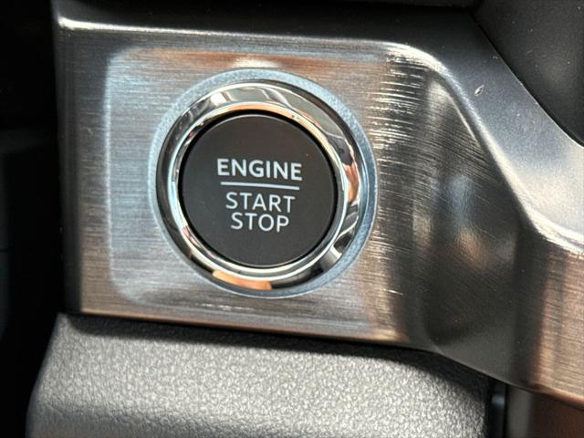 Photo of 2025 Star White Metallic Tri-Coat Ford F-250