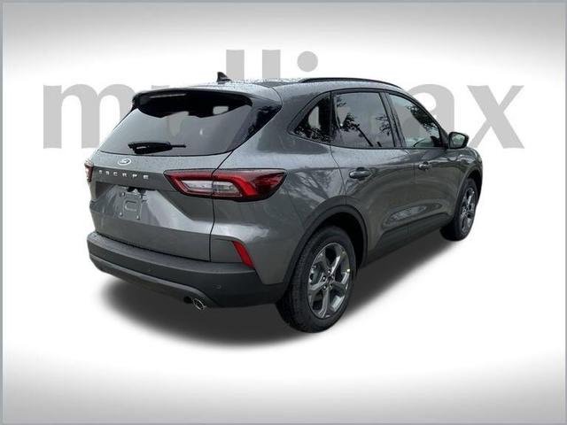 Photo of 2025 Carbonized Gray Metallic Ford Escape