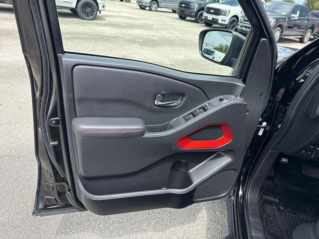 Photo of 2023 Super Black Nissan Frontier