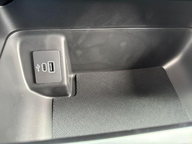 Photo of 2025 Space White Metallic Ford F-150