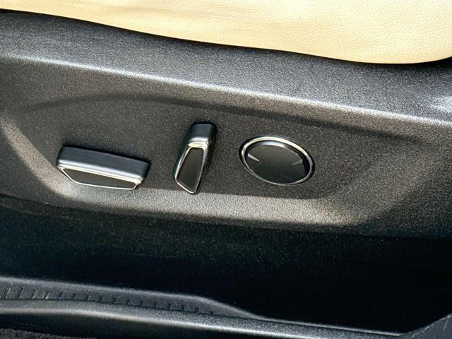 Photo of 2016 Magnetic Metallic Ford Edge