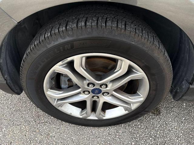 Photo of 2016 Magnetic Metallic Ford Edge