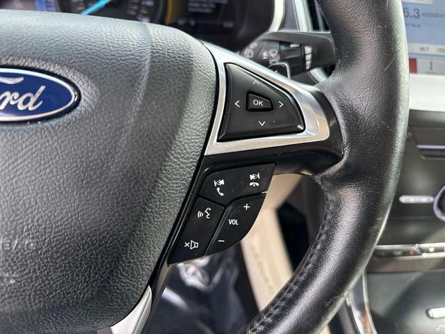 Photo of 2016 Magnetic Metallic Ford Edge