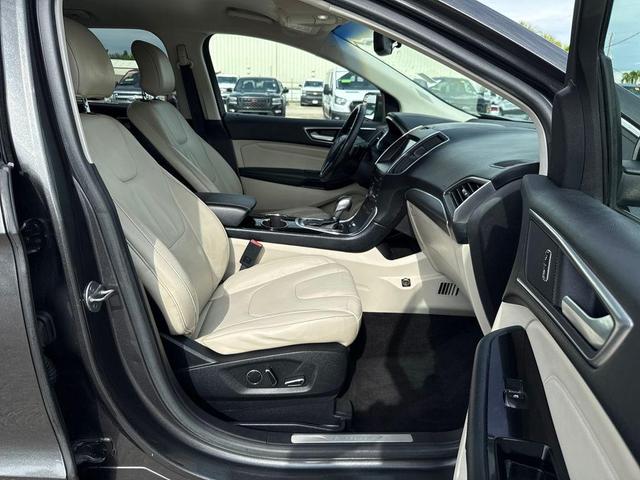 Photo of 2016 Magnetic Metallic Ford Edge