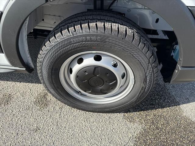 Photo of 2025 Oxford White Ford Transit-350